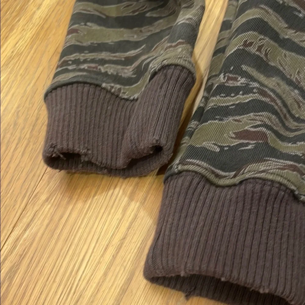 Camouflage Patterned Sweatshirt